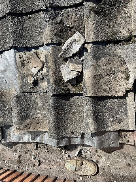 甲府市　雨漏れ　セメント瓦　葺き替え工事